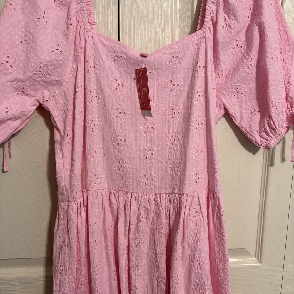 Simply Southern Women's Light pink eyelet Dress smocked back puff sleeve Med NWT
